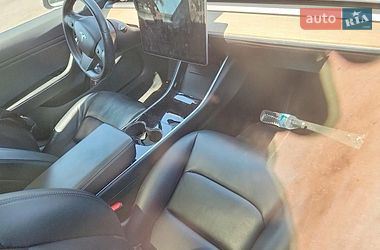 Седан Tesla Model 3 2018 в Моршині