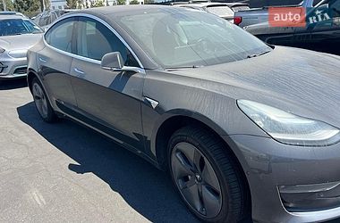 Седан Tesla Model 3 2018 в Моршині