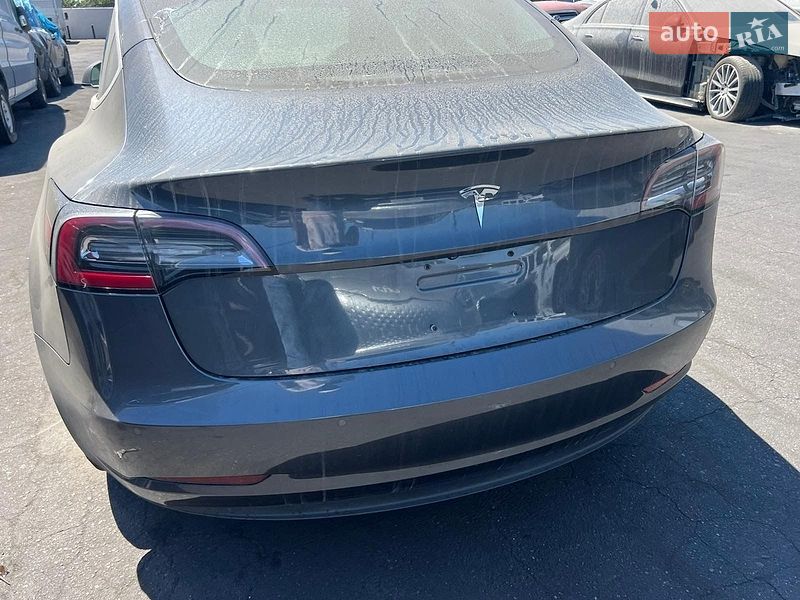 Седан Tesla Model 3 2018 в Моршині