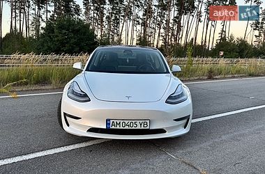 Седан Tesla Model 3 2019 в Житомирі