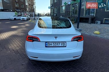 Седан Tesla Model 3 2020 в Одесі