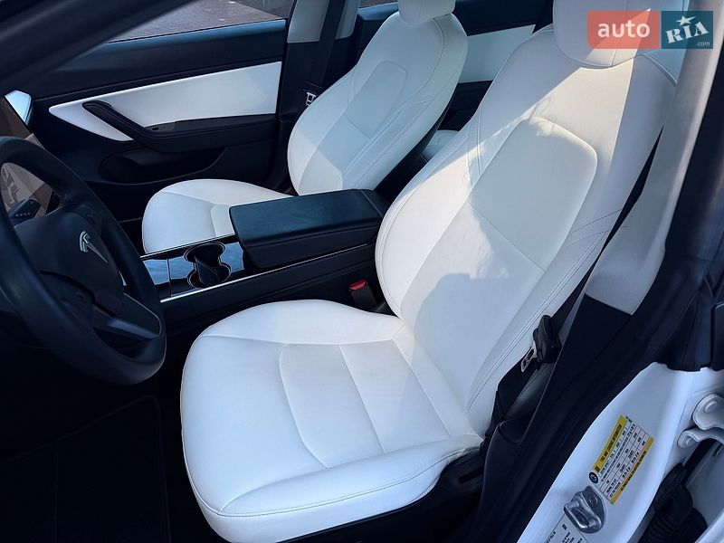 Седан Tesla Model 3 2020 в Одесі