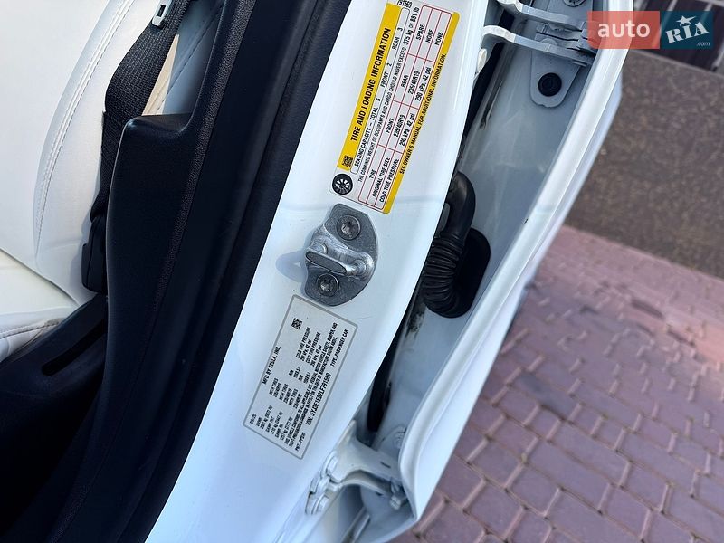 Седан Tesla Model 3 2020 в Одесі