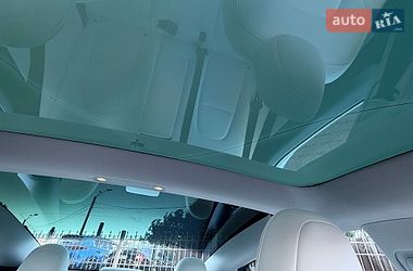 Седан Tesla Model 3 2020 в Одесі