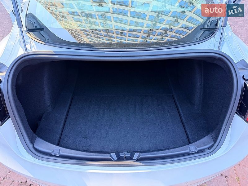 Седан Tesla Model 3 2020 в Одесі