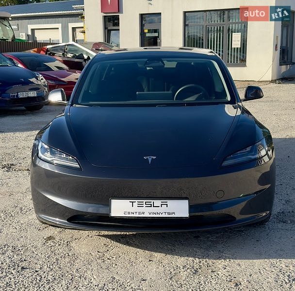Седан Tesla Model 3 2024 в Виннице