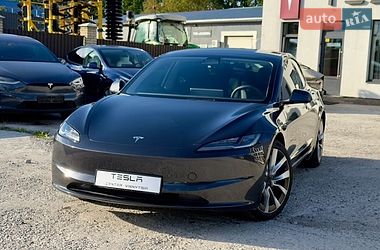 Седан Tesla Model 3 2024 в Виннице