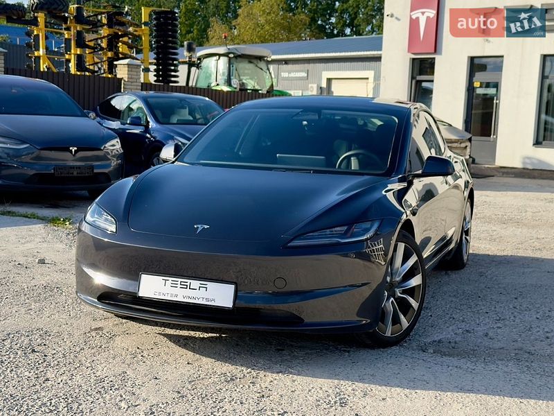 Седан Tesla Model 3 2024 в Виннице