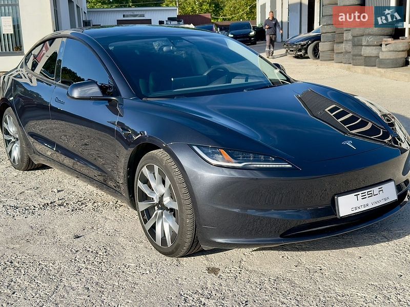 Седан Tesla Model 3 2024 в Вінниці