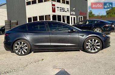 Седан Tesla Model 3 2024 в Виннице