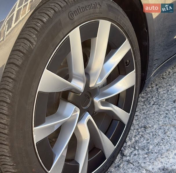 Седан Tesla Model 3 2024 в Вінниці