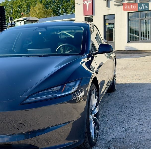 Седан Tesla Model 3 2024 в Виннице