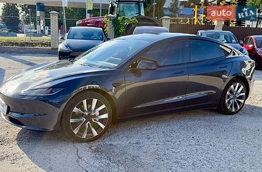 Седан Tesla Model 3 2024 в Виннице