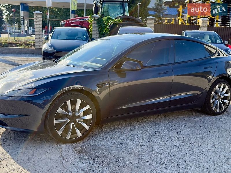 Седан Tesla Model 3 2024 в Виннице