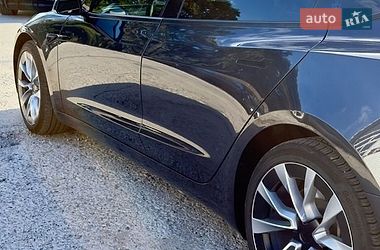 Седан Tesla Model 3 2024 в Виннице