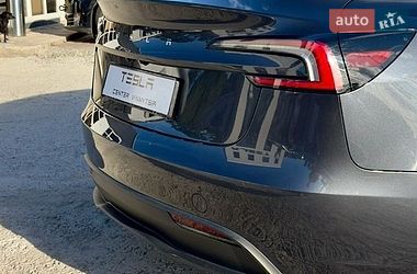 Седан Tesla Model 3 2024 в Вінниці