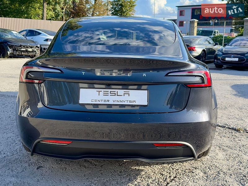Седан Tesla Model 3 2024 в Виннице