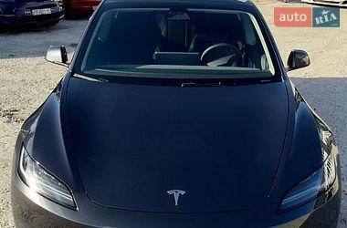 Седан Tesla Model 3 2024 в Виннице