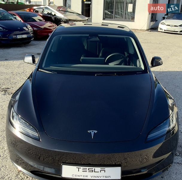 Седан Tesla Model 3 2024 в Виннице