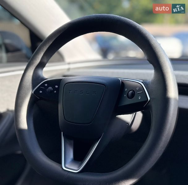 Седан Tesla Model 3 2024 в Виннице