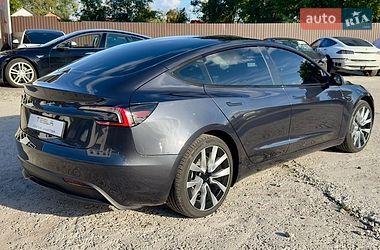 Седан Tesla Model 3 2024 в Виннице