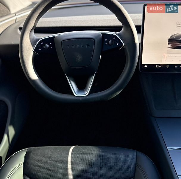Седан Tesla Model 3 2024 в Виннице