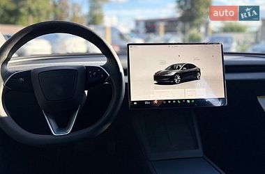 Седан Tesla Model 3 2024 в Виннице