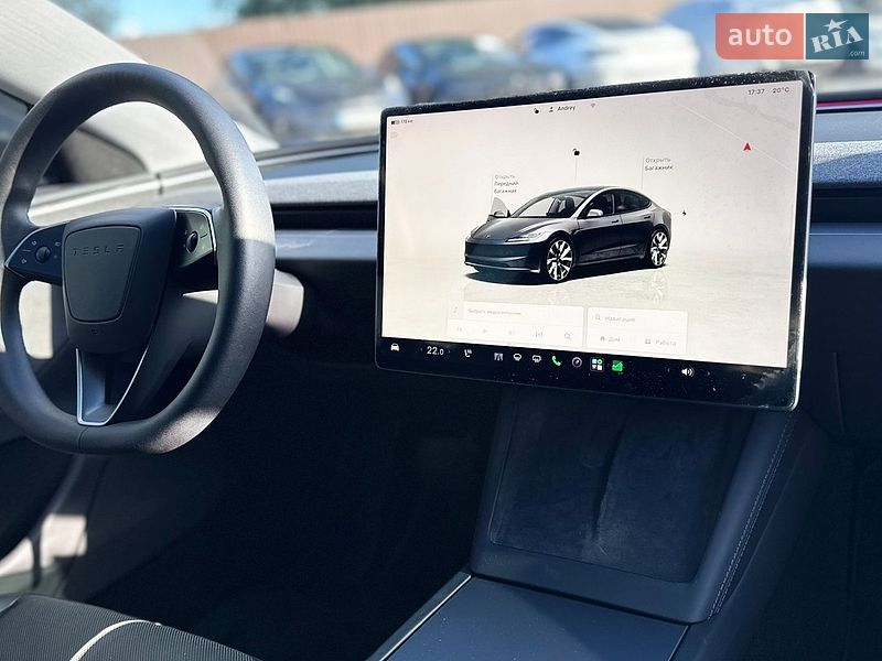 Седан Tesla Model 3 2024 в Виннице