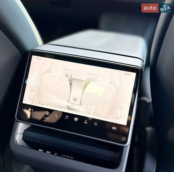 Седан Tesla Model 3 2024 в Виннице