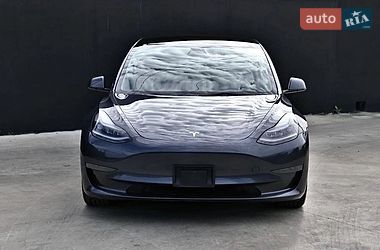 Седан Tesla Model 3 2022 в Львові
