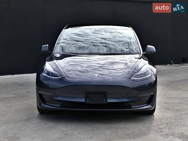 Седан Tesla Model 3 2022 в Львові
