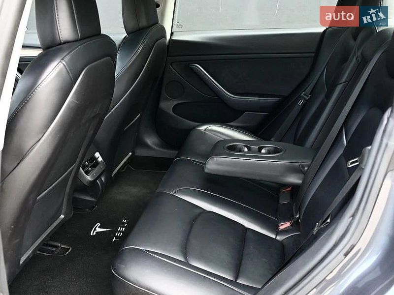 Седан Tesla Model 3 2022 в Львові