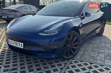 Седан Tesla Model 3 2019 в Киеве