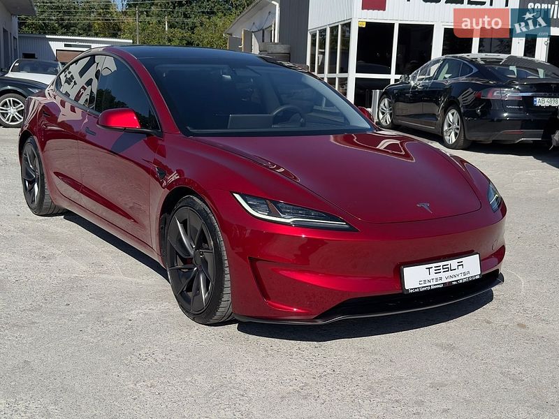 Седан Tesla Model 3 2024 в Вінниці
