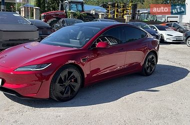 Седан Tesla Model 3 2024 в Вінниці