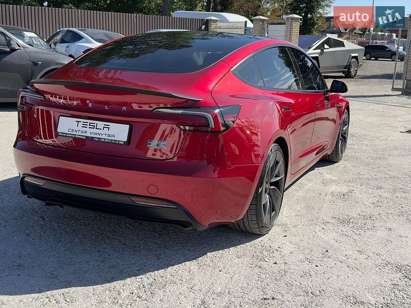 Седан Tesla Model 3 2024 в Вінниці