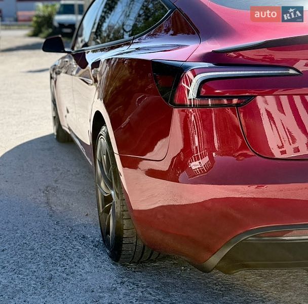 Седан Tesla Model 3 2024 в Вінниці