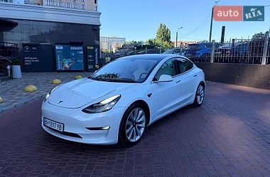 Седан Tesla Model 3 2020 в Одесі