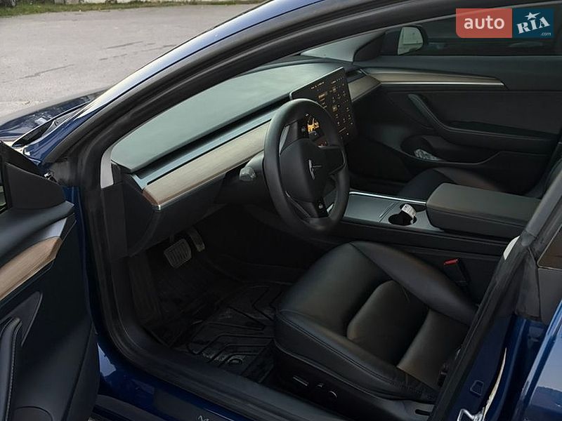 Седан Tesla Model 3 2021 в Коломиї