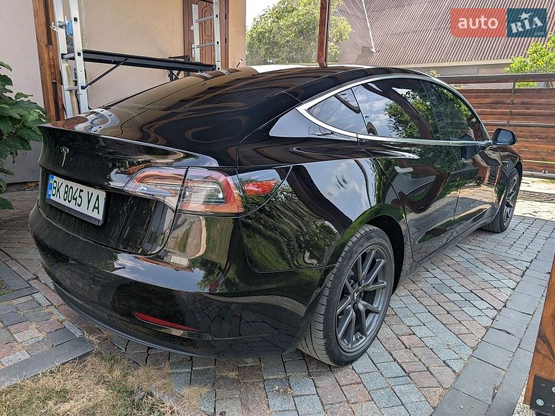 Седан Tesla Model 3 2019 в Костопілі
