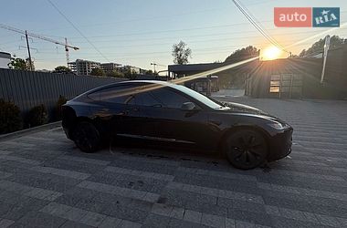 Седан Tesla Model 3 2024 в Львове
