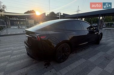Седан Tesla Model 3 2024 в Львове