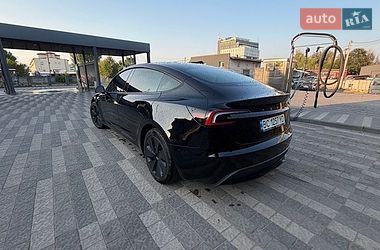 Седан Tesla Model 3 2024 в Львове