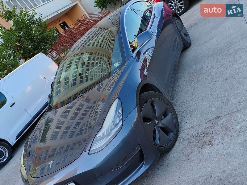 Седан Tesla Model 3 2019 в Одессе