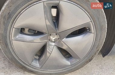 Седан Tesla Model 3 2019 в Одессе