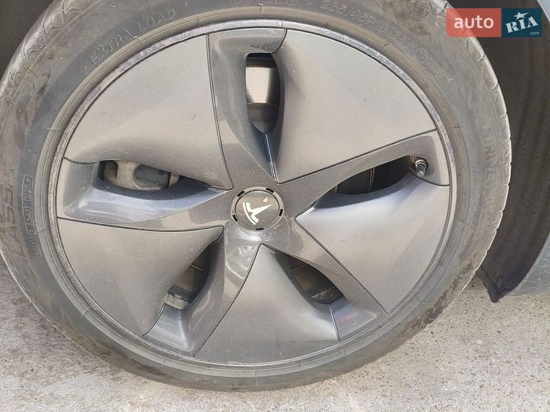 Седан Tesla Model 3 2019 в Одессе