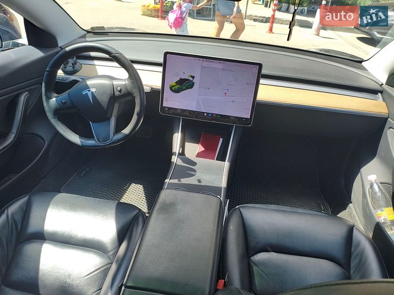 Седан Tesla Model 3 2019 в Одессе