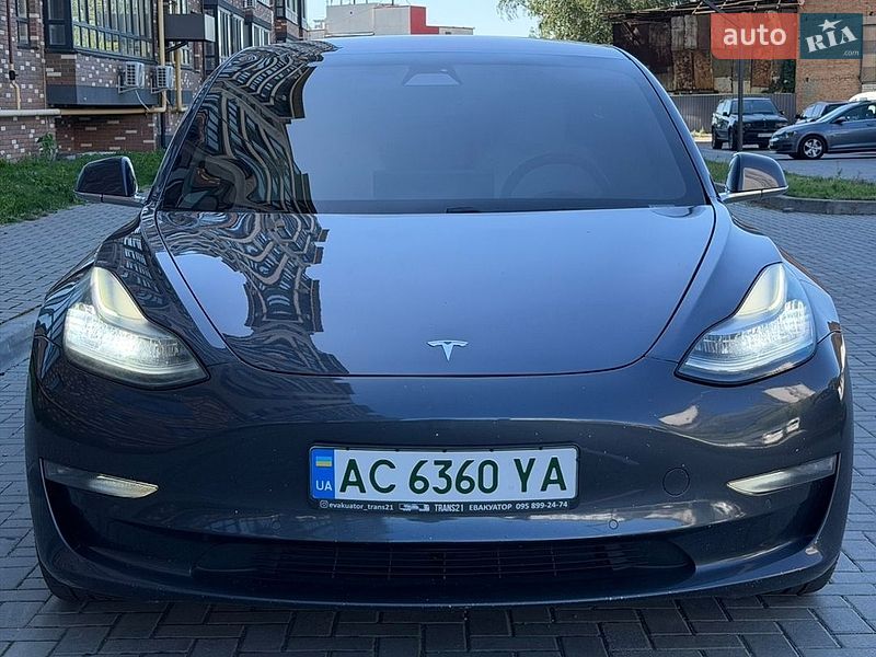Седан Tesla Model 3 2019 в Житомирі