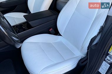 Седан Tesla Model 3 2019 в Житомирі