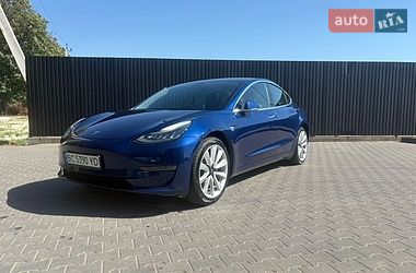 Седан Tesla Model 3 2019 в Львові